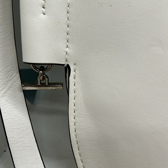 Stuart Weitzman NWT Off White Calf Leather Small Dorian Crossbody Bag Purse 🌸🌸 - Picture 6 of 12